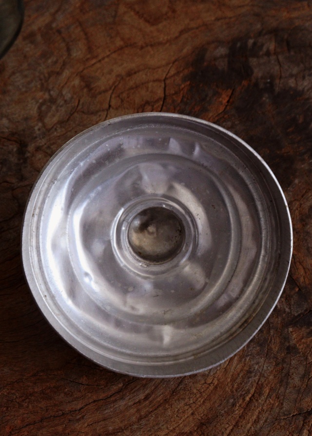 古いガラス瓶　アルミ蓋　保存瓶　古道具　透明ガラス　アンティーク　ガラスボトル　